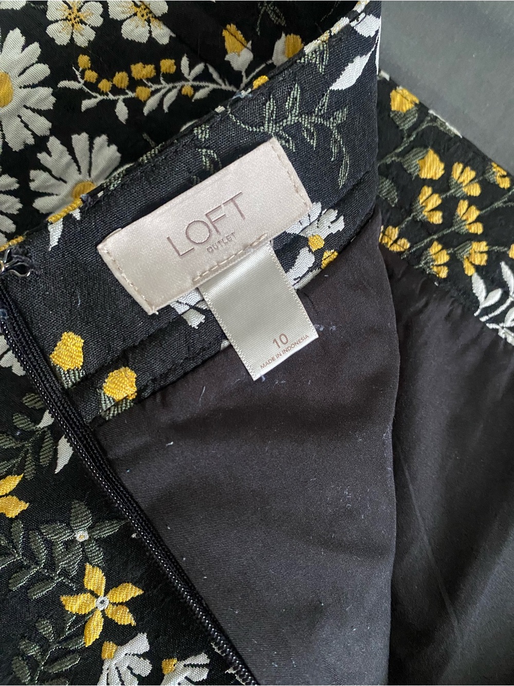 LOFT Black Mini Skirt with White & Yellow Floral Embroidery - Picture 3 of 4